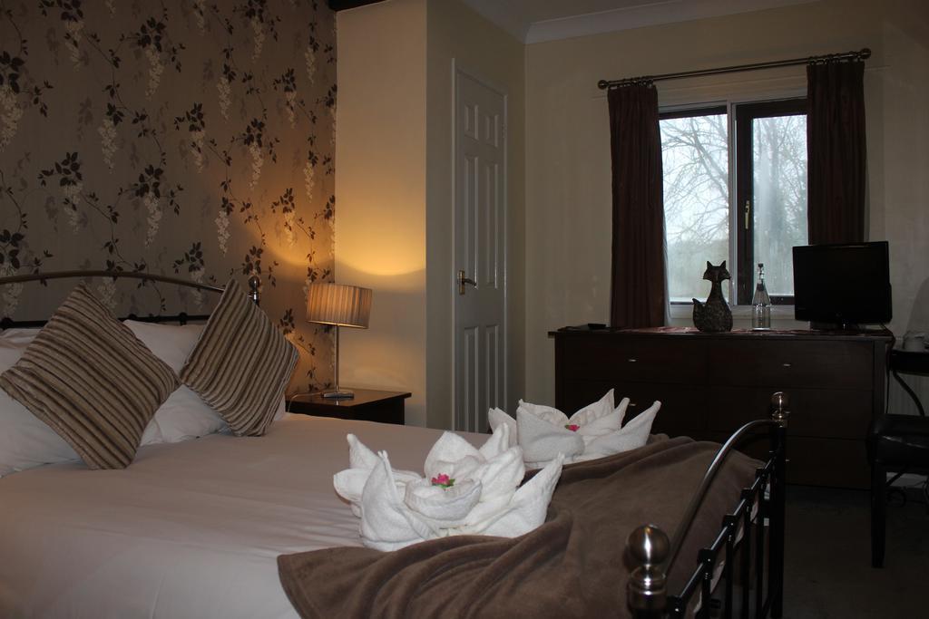 The Swan At Stoford Hotel Stapleford  Exterior photo